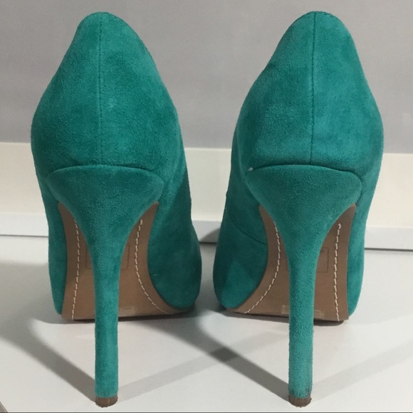 FREE w/$300 π Heeled platforms π - Picture 4 of 6